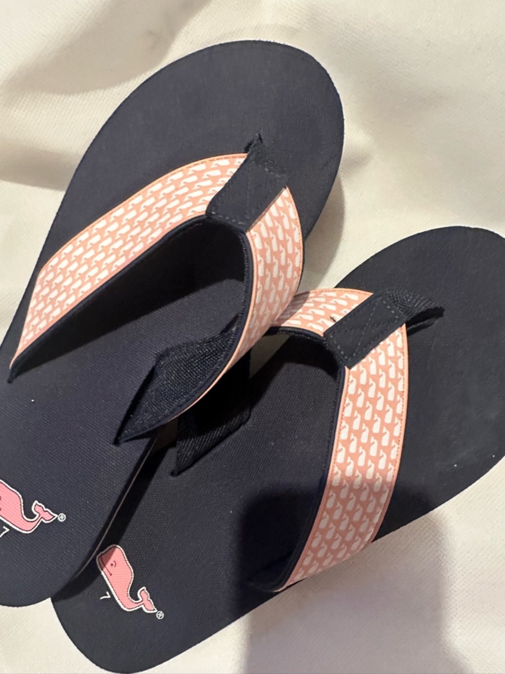 Vineyard Vines Navy Flip Flop Sandals with Pink Whale Print Straps - Picture 4 of 4